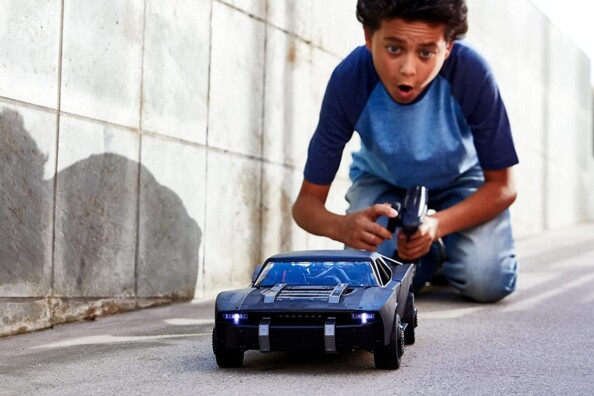 Hot Wheels R/C The Batman Batmobile van Mattel