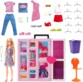 Barbie Deluxe dress-up koffer met pop en 30 kledingstukken