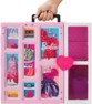 Barbie Deluxe dress-up koffer met pop en 30 kledingstukken