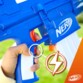 Hasbro Nerf Fortnite Blue Shock dartblaster met gemotoriseerd snelvuur