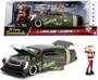 Voiture miniature Mercury 1951 avec figurine Harley Quinn